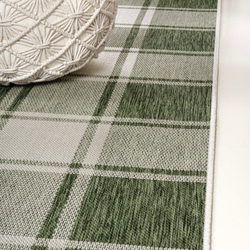 Sabine Traditional Farmhouse Bold Gingham Area Rug